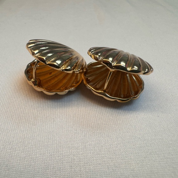 Seashell earrings - Picture 3 of 3